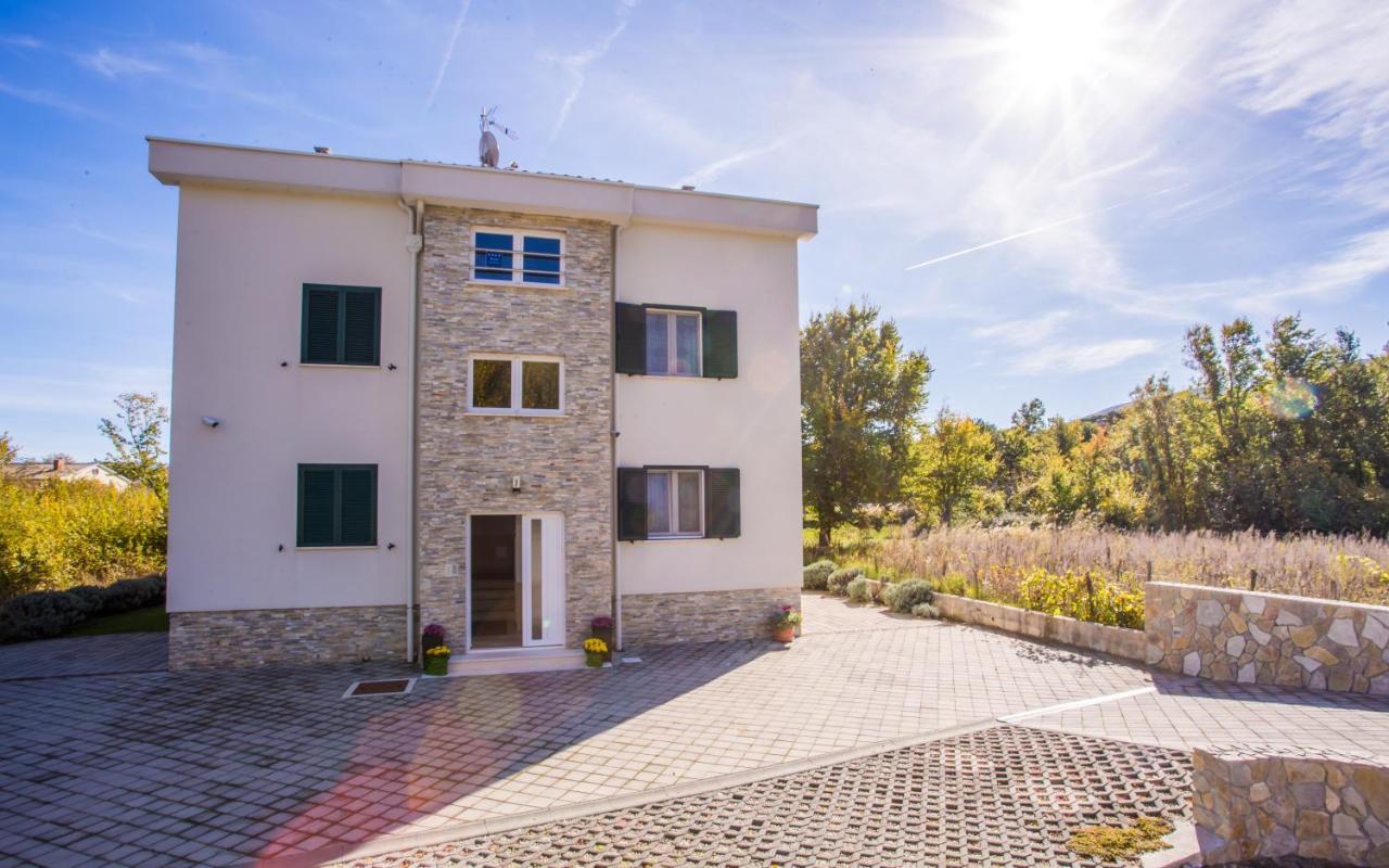 Apartments Lavanda Baska  Bagian luar foto